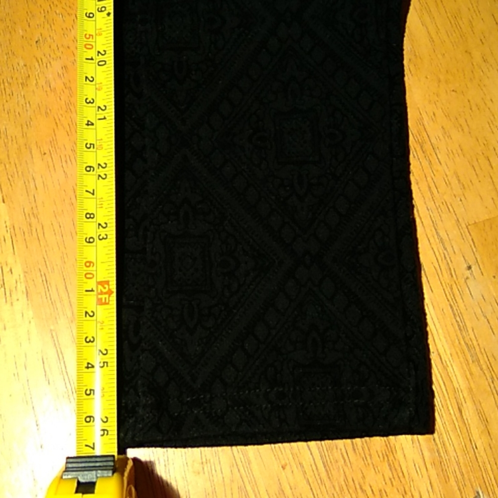 Beautifully detailed pants - Picture 9 of 11